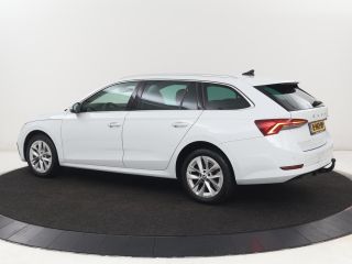 Skoda Octavia 1.5 e-TSI Business Edition | Stoelverwarming | Trekhaak | Camera | Carplay | Sfeerverlichting | M...
