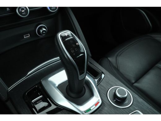 Alfa Romeo Stelvio 2.2d Super Automaat, Navigatie, Leer, Climate, ActivLease financial lease