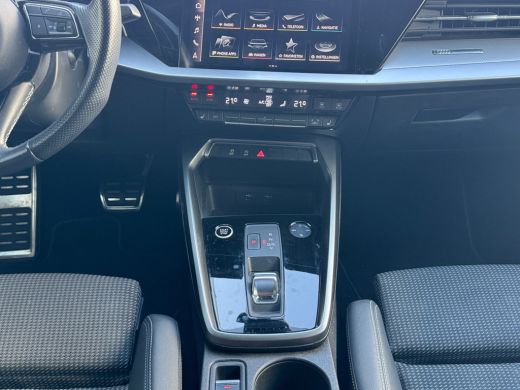 Audi A3 Limousine 30 110pk TFSI S edition Parkeerhulp achter | Cruise control | 	MMI navigatie plus MMI t... ActivLease financial lease