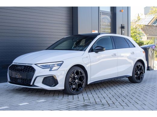Audi A3 Sportback 40 TFSIe Sline Pano Maxton Diffuser Matrix Camera Sfeerverlichting ActivLease financial lease