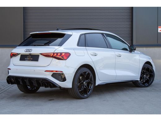 Audi A3 Sportback 40 TFSIe Sline Pano Maxton Diffuser Matrix Camera Sfeerverlichting ActivLease financial lease