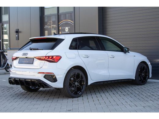 Audi A3 Sportback 40 TFSIe Sline Pano Maxton Diffuser Matrix Camera Sfeerverlichting ActivLease financial lease