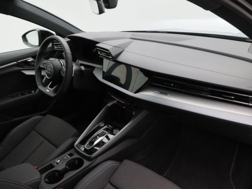 Audi A3 Sportback 45 TFSi e 272 Pk S-Line Competition | Stoelverwarming | Trekhaak | Camera | Adaptive Cr... ActivLease financial lease