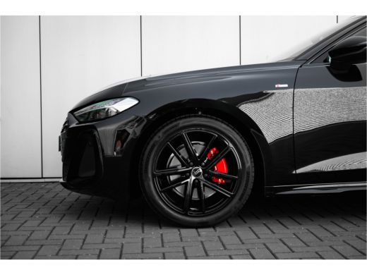 Audi A5 Avant S edition 150PK | Rode Remklauwen | Trekhaak | Stoeverw. voor | Sfeerverlichting | Privacy ... ActivLease financial lease
