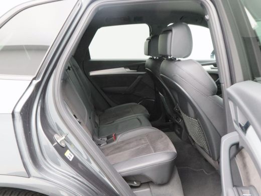 Audi Q5 55 TFSi e quattro Competition 367 Pk | Stoelverwaring | Camera | Navigatie | Adaptive Cruise | Cl... ActivLease financial lease