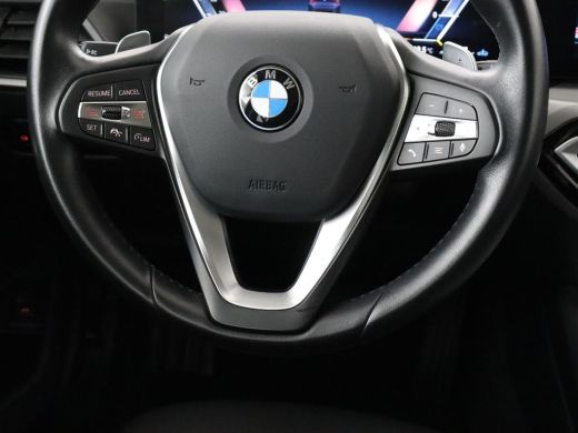 BMW 3 Serie 318i | Leder | Adaptive cruise | Stoelverwarming | Memory | Live Cockpit | Sportstoelen | Carplay... ActivLease financial lease