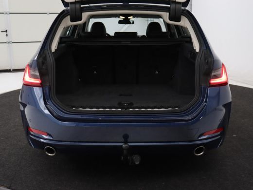 BMW 3 Serie 318i | Leder | Adaptive cruise | Stoelverwarming | Memory | Live Cockpit | Sportstoelen | Carplay... ActivLease financial lease