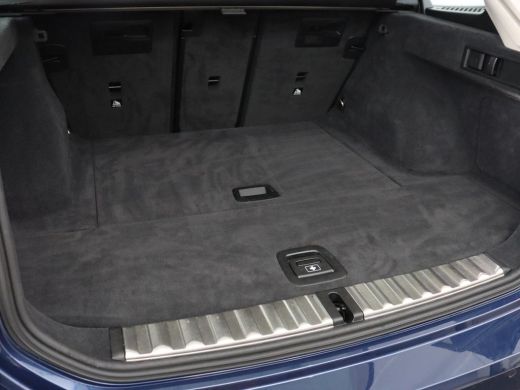BMW 3 Serie 318i | Leder | Adaptive cruise | Stoelverwarming | Memory | Live Cockpit | Sportstoelen | Carplay... ActivLease financial lease
