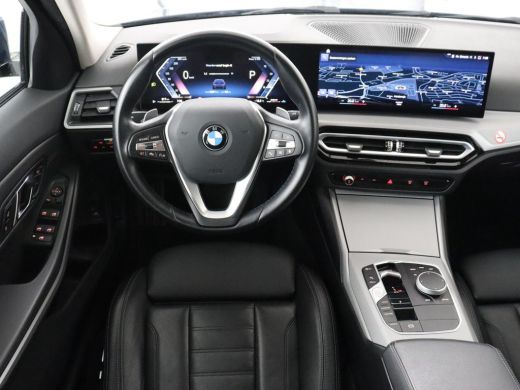 BMW 3 Serie 318i | Leder | Adaptive cruise | Stoelverwarming | Memory | Live Cockpit | Sportstoelen | Carplay... ActivLease financial lease