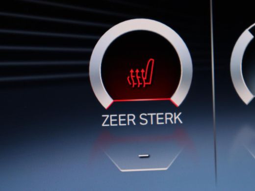 BMW 3 Serie 318i | Leder | Adaptive cruise | Stoelverwarming | Memory | Live Cockpit | Sportstoelen | Carplay... ActivLease financial lease