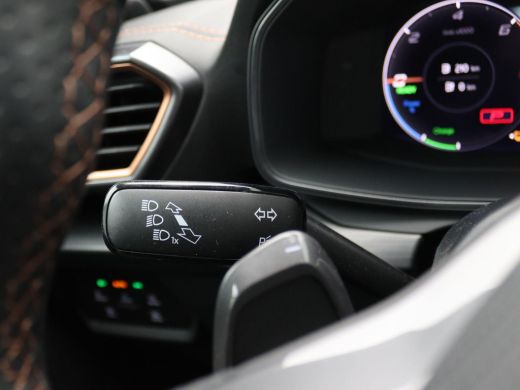 CUPRA Formentor 1.4 e-Hybrid VZ Performance 245PK DSG SOH 96%, Pano-Schuifdak, Trekhaak, Memorystoel, Elektr. Ach... ActivLease financial lease