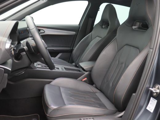 CUPRA Formentor 1.4 e-Hybrid VZ Performance 245PK DSG SOH 96%, Pano-Schuifdak, Trekhaak, Memorystoel, Elektr. Ach... ActivLease financial lease