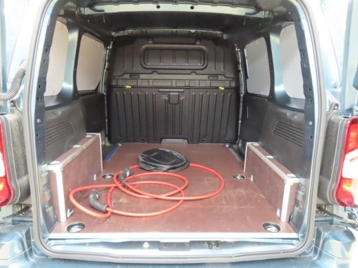 Fiat E-Dobl&ograve; 50 kWh 136 PK 8 JAAR GARANTIE! | 3-ZITS | 10" SCHERM + DRAADLOOS CARPLAY | LED KOPLAMPEN | BETIMM... ActivLease financial lease