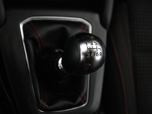 Ford Focus 1.0 EcoBoost Hybrid ST Line X | Stoel & stuurverwarming | Adaptive cruise | Camera | Navigatie | ... ActivLease financial lease