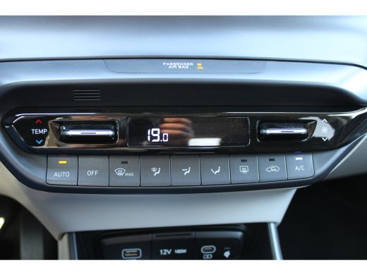 Hyundai i20 1.0 T-GDI Premium | Keyless entry | Lichtmetalen velgen 17" | Metaal-/micakleur ActivLease financial lease