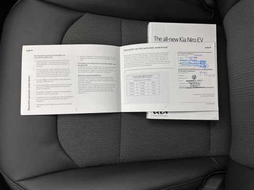 Kia Niro EV DynamicLine 64.8 kWh [ 3-Fase-11kW] {SOH-100%} (INCL-BTW) *LEATHER-FABRIC | ADAPTIVE-CRUISE | DIG... ActivLease financial lease