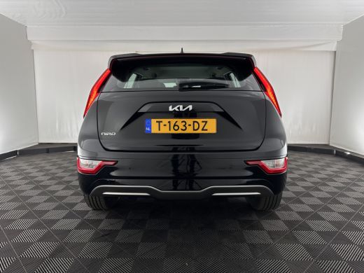 Kia Niro EV DynamicLine 64.8 kWh [ 3-Fase-11kW] {SOH-100%} (INCL-BTW) *LEATHER-FABRIC | ADAPTIVE-CRUISE | DIG... ActivLease financial lease