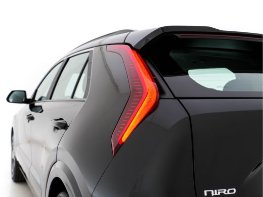 Kia Niro EV DynamicLine 64.8 kWh [ 3-Fase-11kW ] {SOH-100%} (INCL-BTW) *LEATHER-FABRIC | ADAPTIVE-CRUISE | DI... ActivLease financial lease