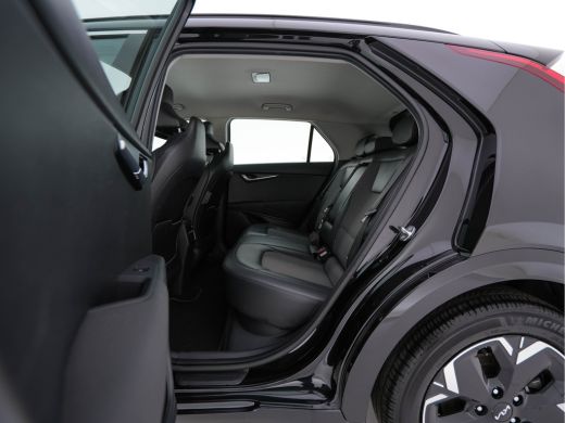 Kia Niro EV DynamicLine 64.8 kWh [ 3-Fase-11kW ] {SOH-100%} (INCL-BTW) *LEATHER-FABRIC | ADAPTIVE-CRUISE | DI... ActivLease financial lease
