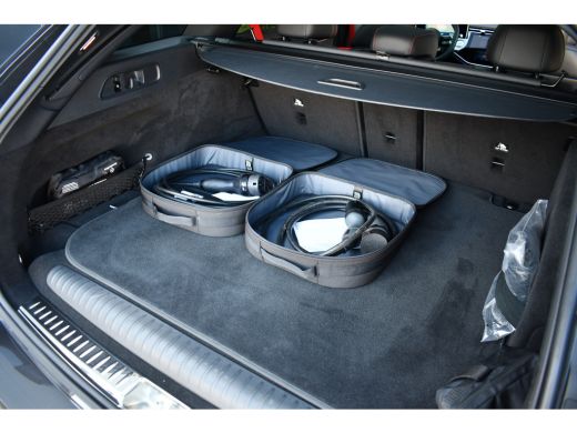 Mercedes-Benz E-Klasse Estate AMG 53 4M+ Pano Superscreen Trekh Burm HUD Distronic Night ActivLease financial lease