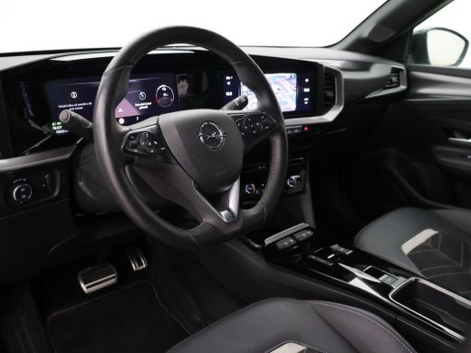 Opel Mokka-e ULTIMATE 50 KWH TWO TONE 94% SOH + LEDER/ALCANTARA | STOEL/STUURVERW. | 18 INCH | MATCHA GREEN ActivLease financial lease