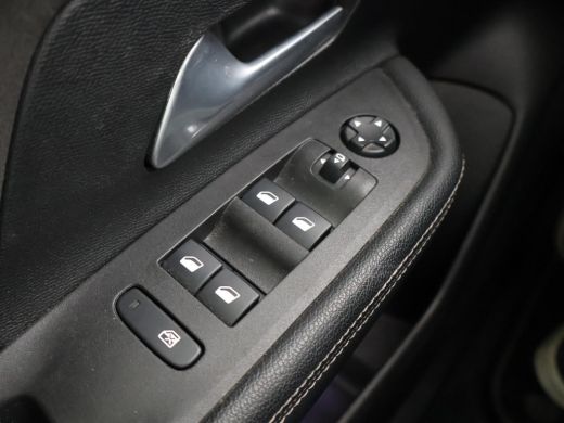 Opel Mokka-e ULTIMATE 50 KWH TWO TONE 94% SOH + LEDER/ALCANTARA | STOEL/STUURVERW. | 18 INCH | MATCHA GREEN ActivLease financial lease