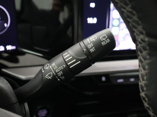 Opel Mokka-e ULTIMATE 50 KWH TWO TONE 94% SOH + LEDER/ALCANTARA | STOEL/STUURVERW. | 18 INCH | MATCHA GREEN ActivLease financial lease