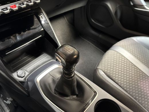 Peugeot 2008 1.2 PureTech Allure Sport (VIRTUAL COCKPIT, APPLE CARPLAY, GROOT NAVI, 360 CAMERA, KEYLESS, LEDER... ActivLease financial lease