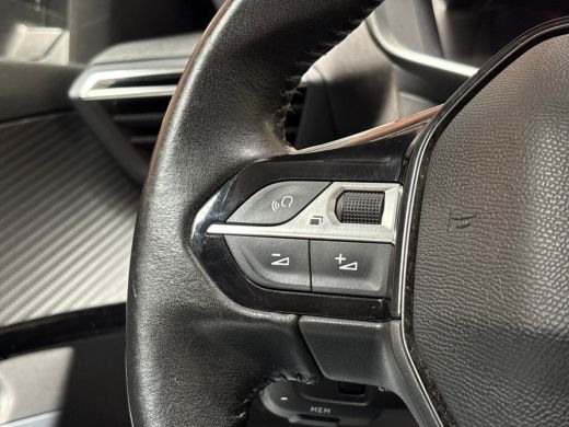 Peugeot 2008 1.2 PureTech Allure Sport (VIRTUAL COCKPIT, APPLE CARPLAY, GROOT NAVI, 360 CAMERA, KEYLESS, LEDER... ActivLease financial lease