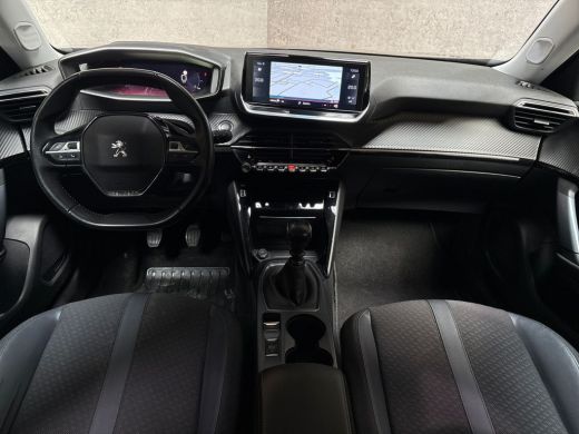 Peugeot 2008 1.2 PureTech Allure Sport (VIRTUAL COCKPIT, APPLE CARPLAY, GROOT NAVI, 360 CAMERA, KEYLESS, LEDER... ActivLease financial lease