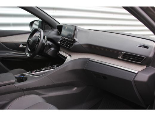 Peugeot 3008 1.2 PURETECH 130PK GT PACK AUTOMAAT / NAVI / LEDER / CLIMA / PDC / 19" LMV / CAMERA / BLACK PACK ... ActivLease financial lease