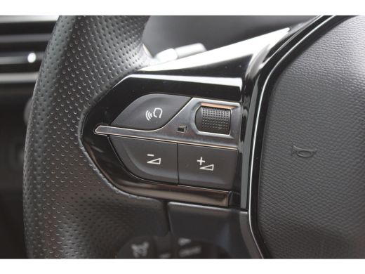 Peugeot 3008 1.2 PURETECH 130PK GT PACK AUTOMAAT / NAVI / LEDER / CLIMA / PDC / 19" LMV / CAMERA / BLACK PACK ... ActivLease financial lease
