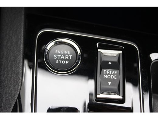 Peugeot 3008 1.2 PURETECH 130PK GT PACK AUTOMAAT / NAVI / LEDER / CLIMA / PDC / 19" LMV / CAMERA / BLACK PACK ... ActivLease financial lease