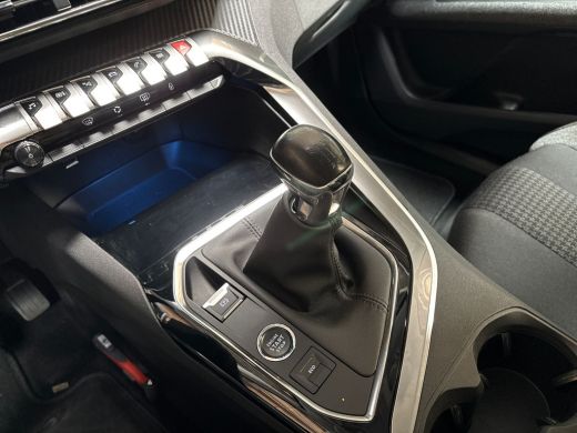 Peugeot 3008 1.2 PureTech Sport (APPLE CARPLAY, GROOT NAVI, 360 CAMERA, KEYLESS, SPORTSTOELEN, LANE ASSIST, CR... ActivLease financial lease