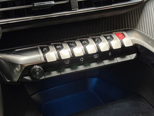 Peugeot 3008 1.2 PureTech Sport (APPLE CARPLAY, GROOT NAVI, 360 CAMERA, KEYLESS, SPORTSTOELEN, LANE ASSIST, CR... ActivLease financial lease