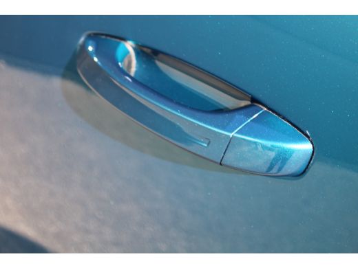 Peugeot 3008 1.6 plug-in Hybrid 195 Allure | Automaat | Navigatie | Panorama/schuifdak | Camera | All season |... ActivLease financial lease