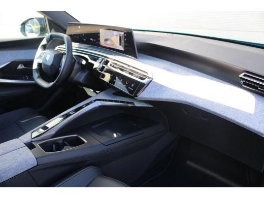 Peugeot 3008 1.6 plug-in Hybrid 195 Allure | Automaat | Navigatie | Panorama/schuifdak | Camera | All season |... ActivLease financial lease