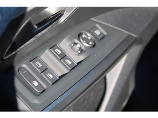 Peugeot 3008 1.6 plug-in Hybrid 195 GT Exclusive | Panorama/schuifdak | Lederen bekleding | Trekhaak | NL auto... ActivLease financial lease
