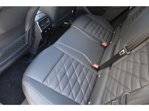 Peugeot 3008 1.6 plug-in Hybrid 195 GT Exclusive | Panorama/schuifdak | Lederen bekleding | Trekhaak | NL auto... ActivLease financial lease