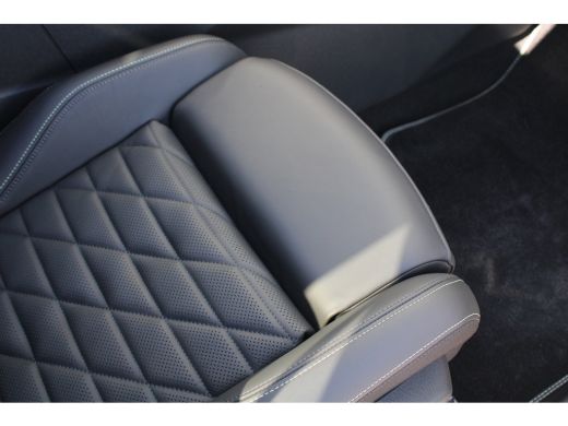 Peugeot 3008 1.6 plug-in Hybrid 195 GT Exclusive | Panorama/schuifdak | Lederen bekleding | Trekhaak | NL auto... ActivLease financial lease