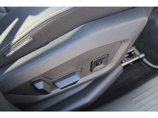 Peugeot 3008 1.6 plug-in Hybrid 195 GT Exclusive | Panorama/schuifdak | Lederen bekleding | Trekhaak | NL auto... ActivLease financial lease