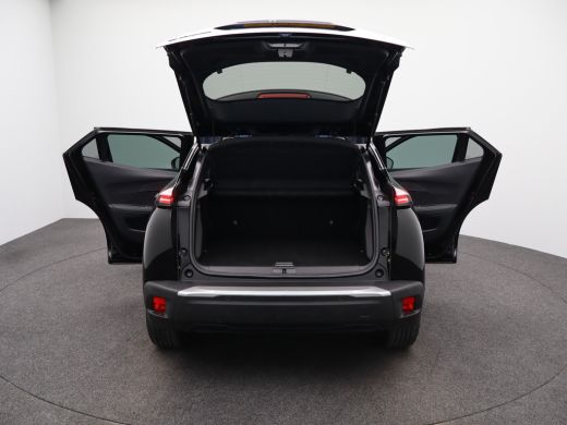 Peugeot e-2008 EV GT 54 kWh | Achteruitrijcamera | 11 kW lader | Adaptive Cruise Control ActivLease financial lease