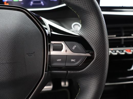 Peugeot e-2008 EV GT 54 kWh | Achteruitrijcamera | 11 kW lader | Adaptive Cruise Control ActivLease financial lease