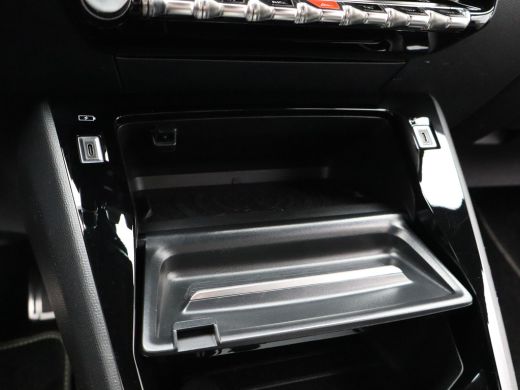 Peugeot e-2008 EV GT 54 kWh | Achteruitrijcamera | 11 kW lader | Adaptive Cruise Control ActivLease financial lease