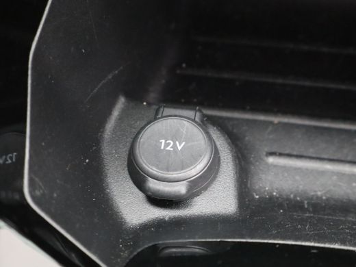 Peugeot e-2008 EV GT 54 kWh | Achteruitrijcamera | 11 kW lader | Adaptive Cruise Control ActivLease financial lease