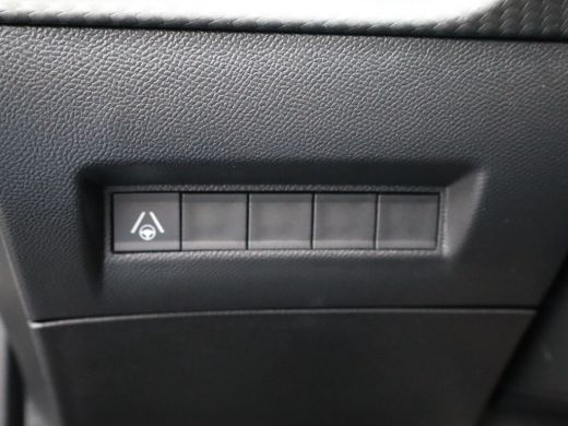 Peugeot e-2008 EV GT 54 kWh | Achteruitrijcamera | 11 kW lader | Adaptive Cruise Control ActivLease financial lease