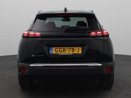 Peugeot e-2008 EV GT 54 kWh | Achteruitrijcamera | 11 kW lader | Adaptive Cruise Control ActivLease financial lease
