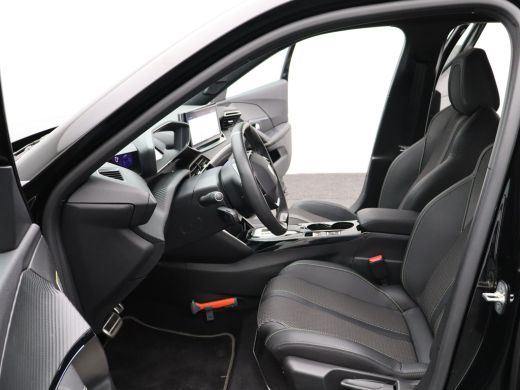 Peugeot e-2008 EV GT 54 kWh | Achteruitrijcamera | 11 kW lader | Adaptive Cruise Control ActivLease financial lease
