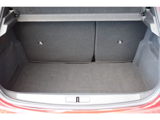 Peugeot e-208 EV 136PK ACTIVE AUTOMAAT / NAVI / CLIMA / LED / BLUETOOTH / CRUISECONTROL / 1E EIGENAAR / NIEUWST... ActivLease financial lease