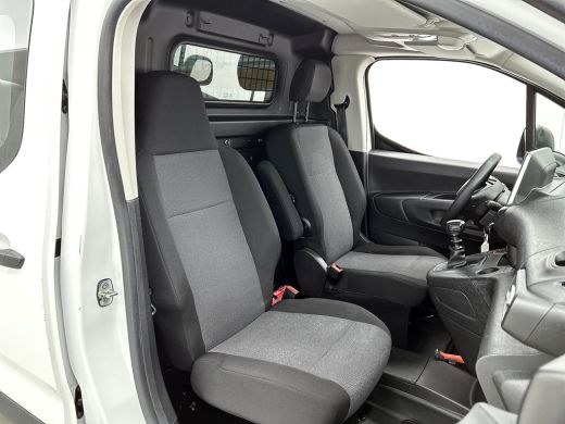 Peugeot Partner 1.2 Benzine 111PK Euro6 Premium / Airco / Navigatie / Cruise-ctr. / Schuifdeur + Raam / Radio mul... ActivLease financial lease